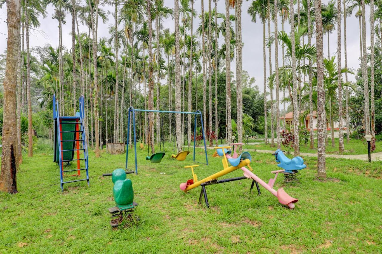 Ezzenza Areca Resort マディケーリ エクステリア 写真