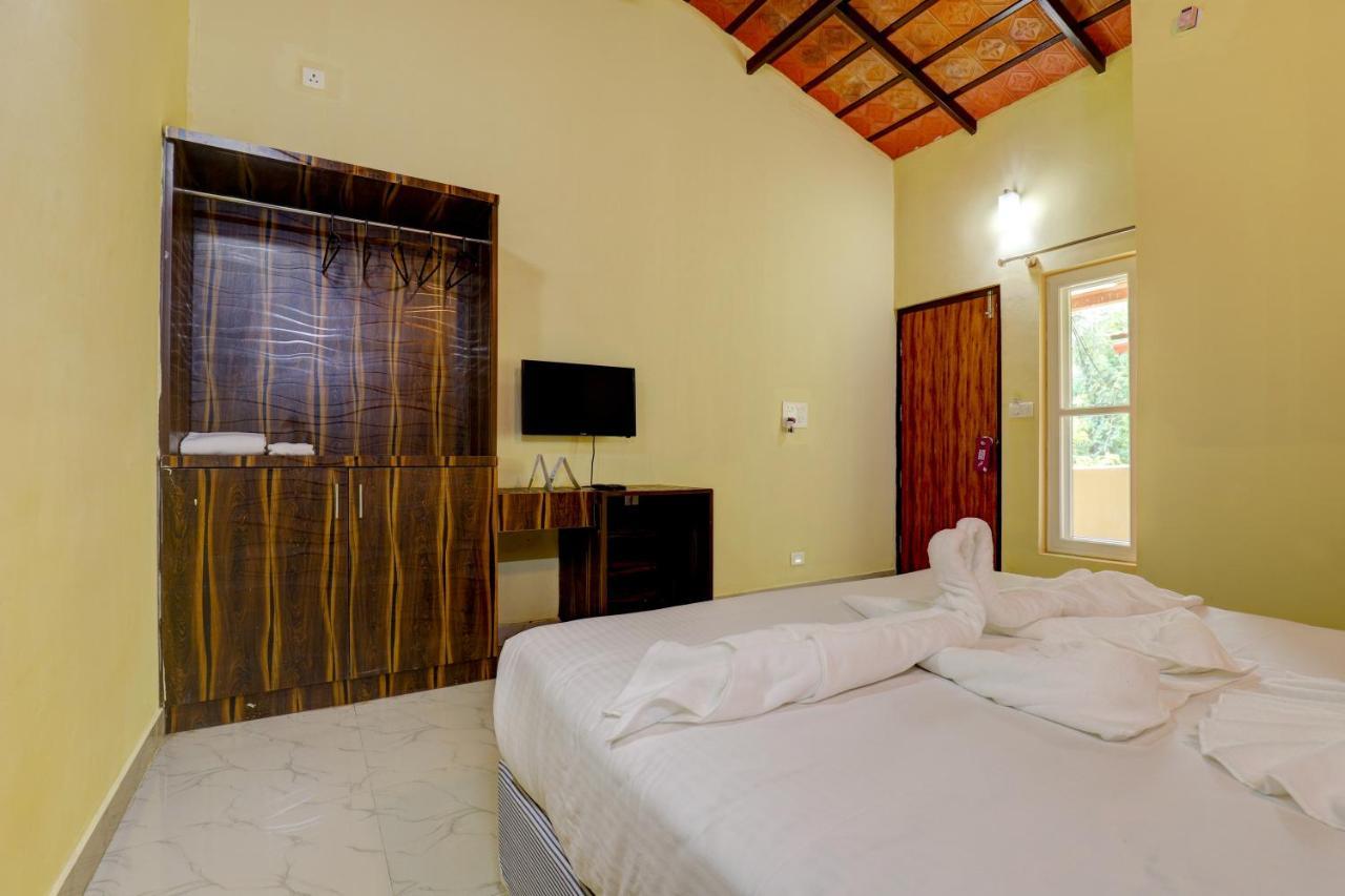 Ezzenza Areca Resort マディケーリ エクステリア 写真