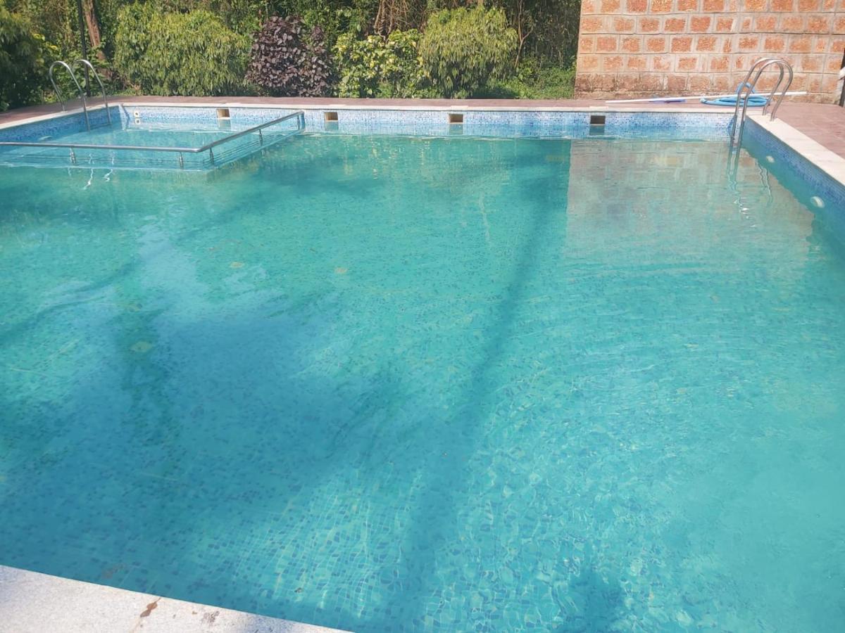 Ezzenza Areca Resort マディケーリ エクステリア 写真