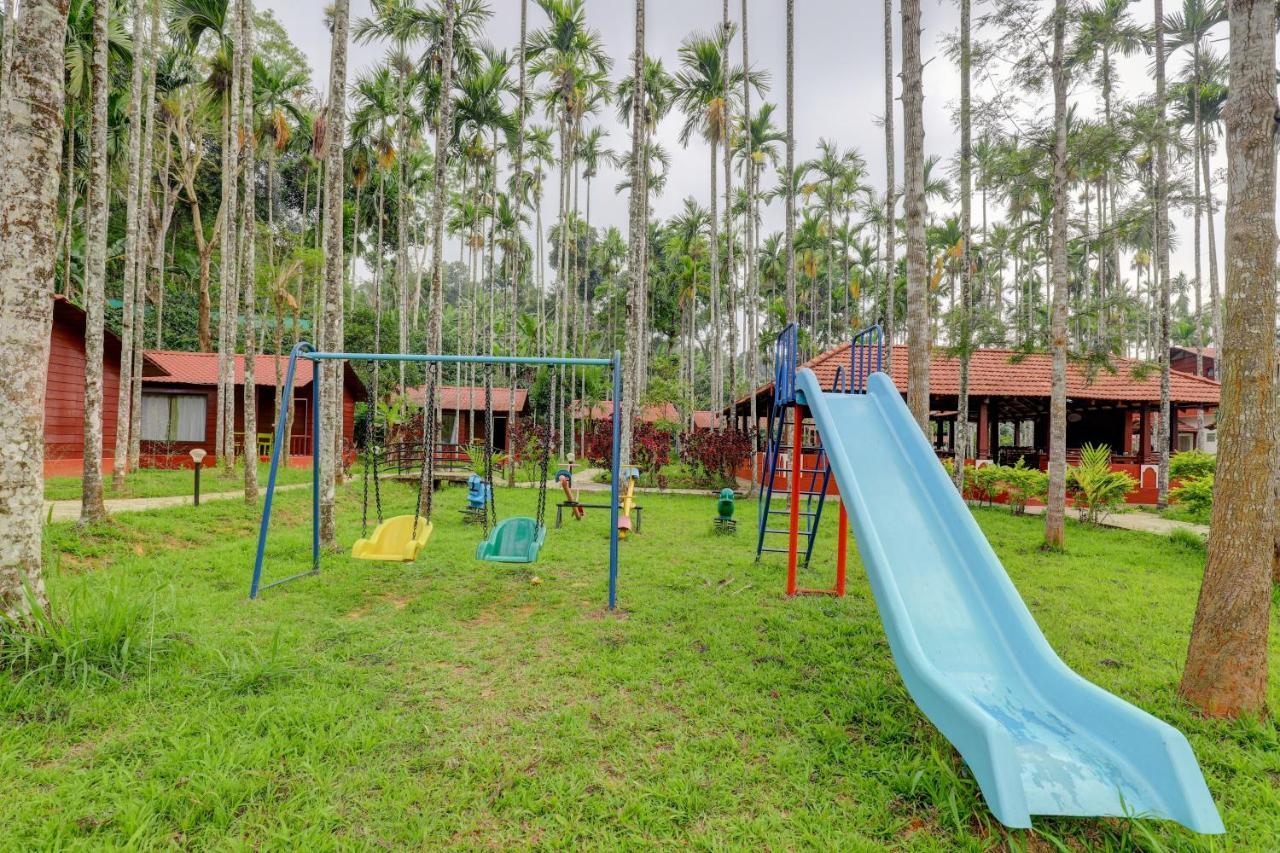 Ezzenza Areca Resort マディケーリ エクステリア 写真