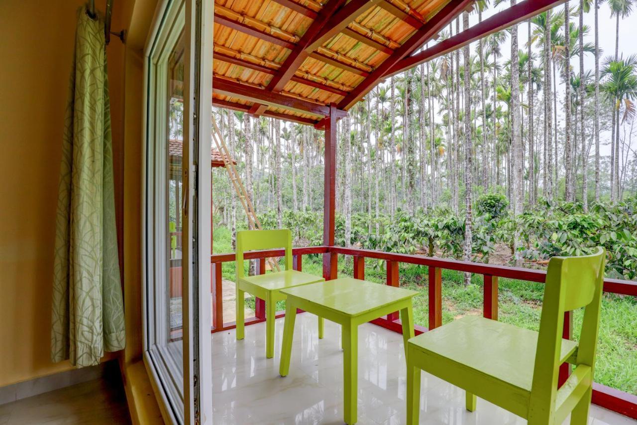 Ezzenza Areca Resort マディケーリ エクステリア 写真