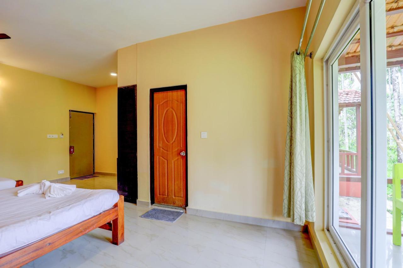 Ezzenza Areca Resort マディケーリ エクステリア 写真